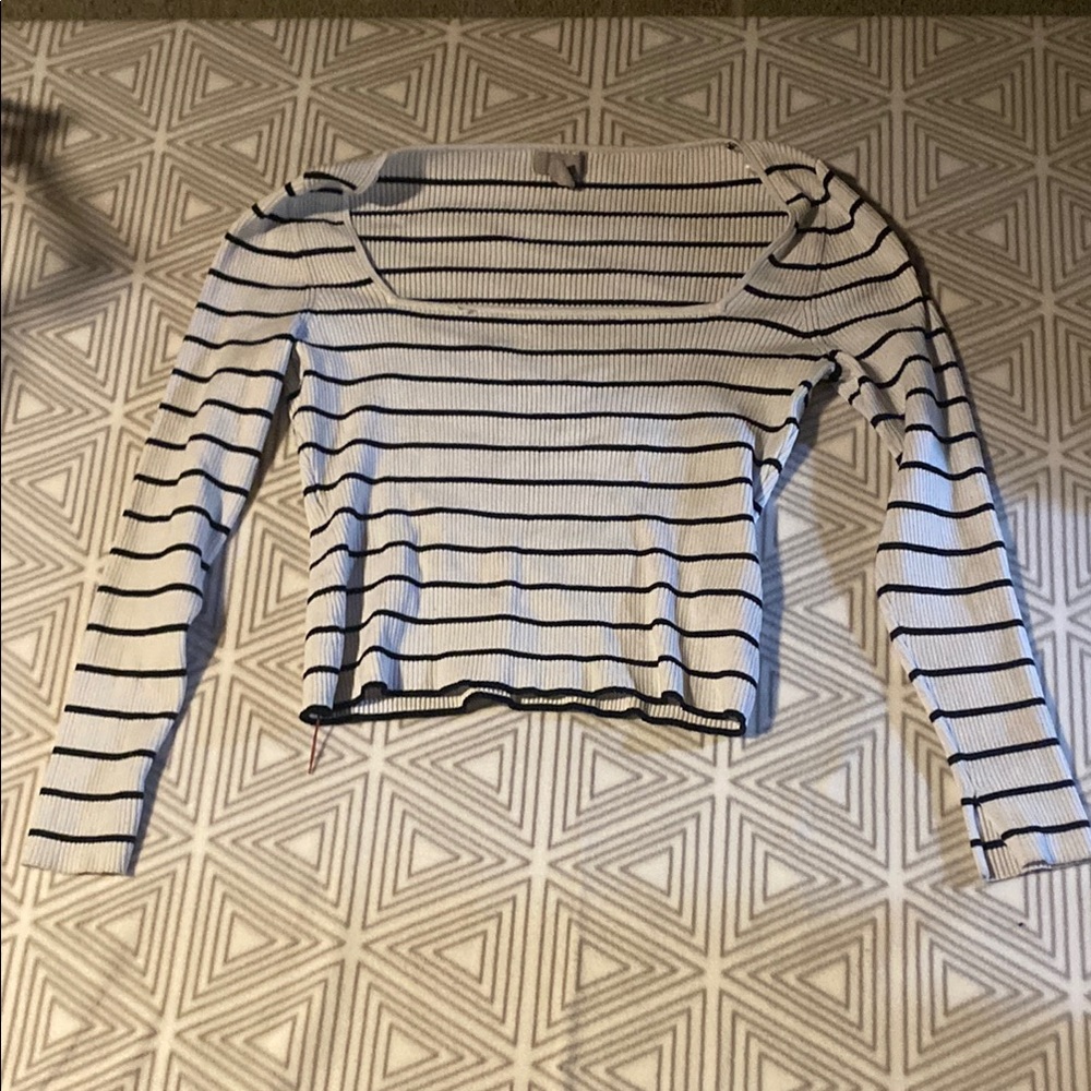 H&M Black and White Striped Crew Neck‎ Sweater